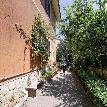 Los Mochileros Hostel - Age Limit 18-28 Napels Buitenkant foto
